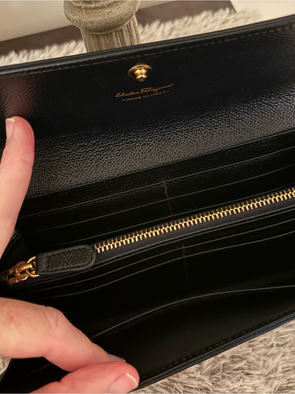 Salvatore Ferragamo Leather Vara Bow Wallet - Picture 5 of 5